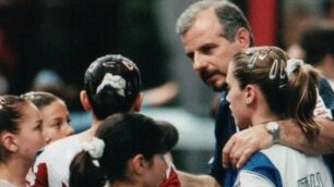 Walter Consonni allenatore delle giovani azzurre agli europei Paris Bercy 2000