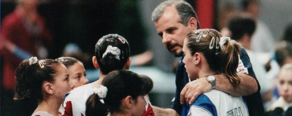 Walter Consonni allenatore delle giovani azzurre agli europei Paris Bercy 2000