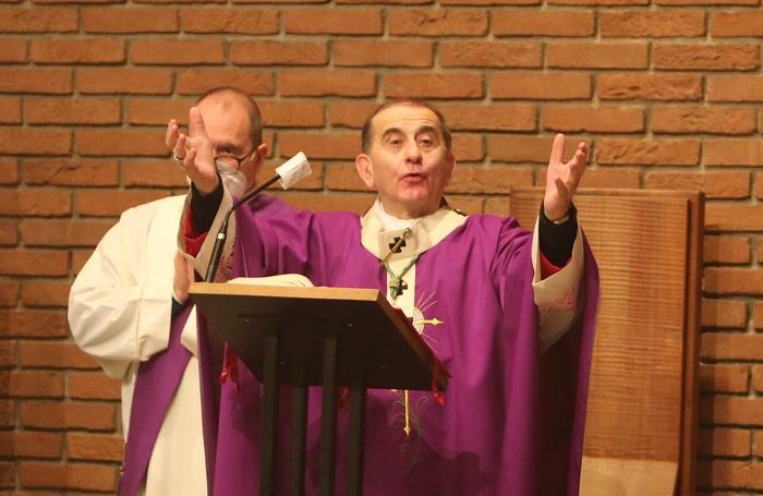 MONZA cardinale Delpini in visita alla comunita pastorale ss trinita d amore
