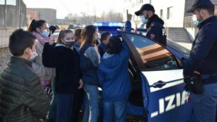 Visita alunni San Fruttuoso in Questura (Foto Questura)