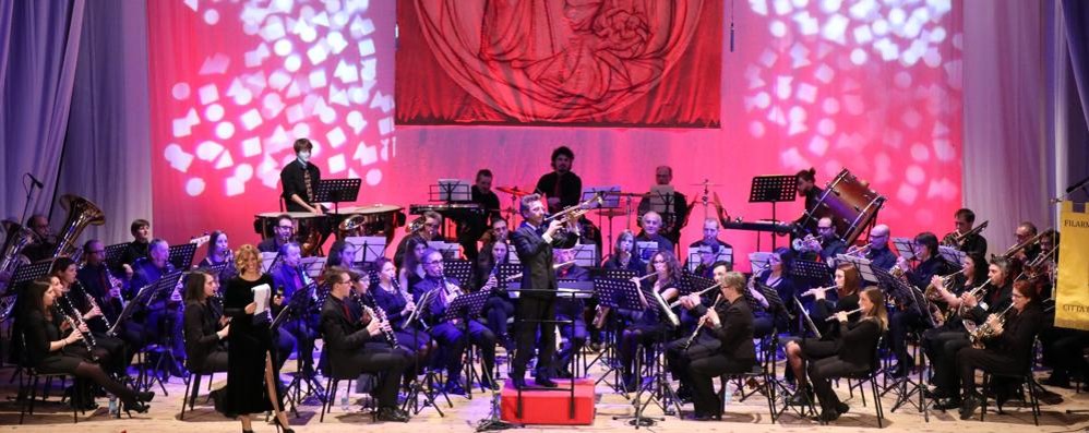 La Filarmonica fiati città di Seregno diretta dal maestro Mauro Bernasconi, in un recente concerto al teatro San Rocco ( foto Volonterio)