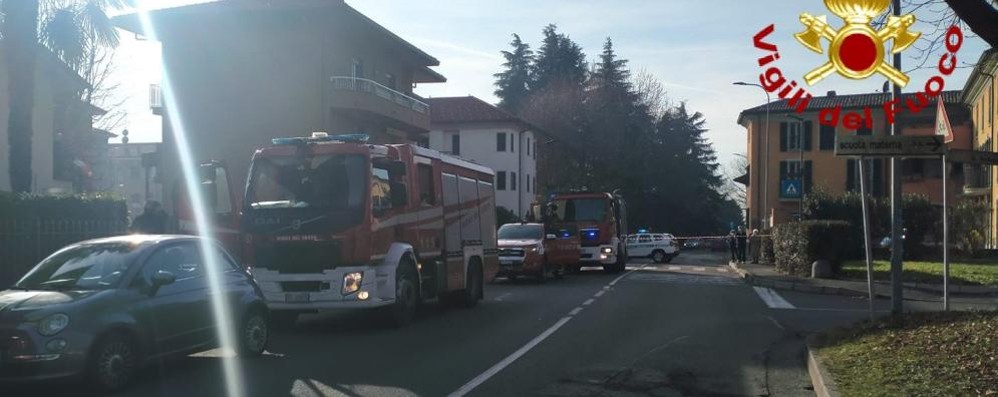 Vigili del fuoco a Carate (foto Vvff)