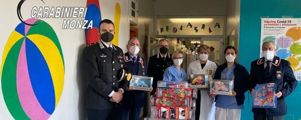 I carabinieri in ospedale a Desio