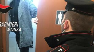 Droga nel bagno della scuola (foto Carabinieri)