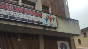 L’ingresso del cineteatro Edelweiss di Besana in Brianza