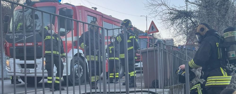 Incendio sottotetto Albiate (foto VvFf)