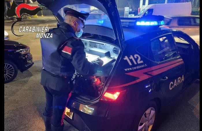 Posto di blocco carabinieri Seregno