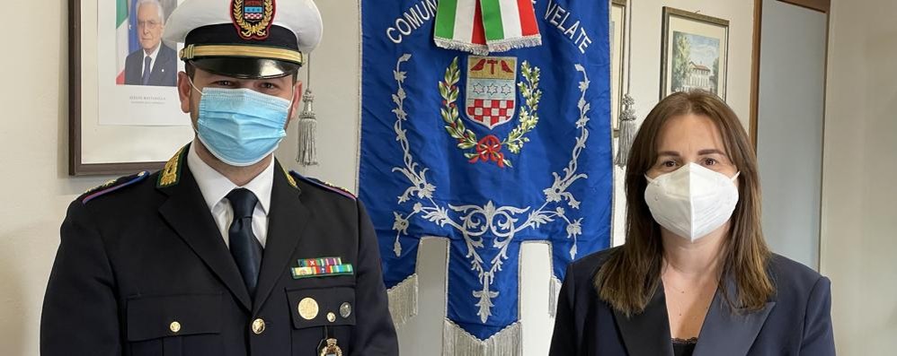 Il nuovo comandante Mario Nappi e il sindaco Lisa Mandelli