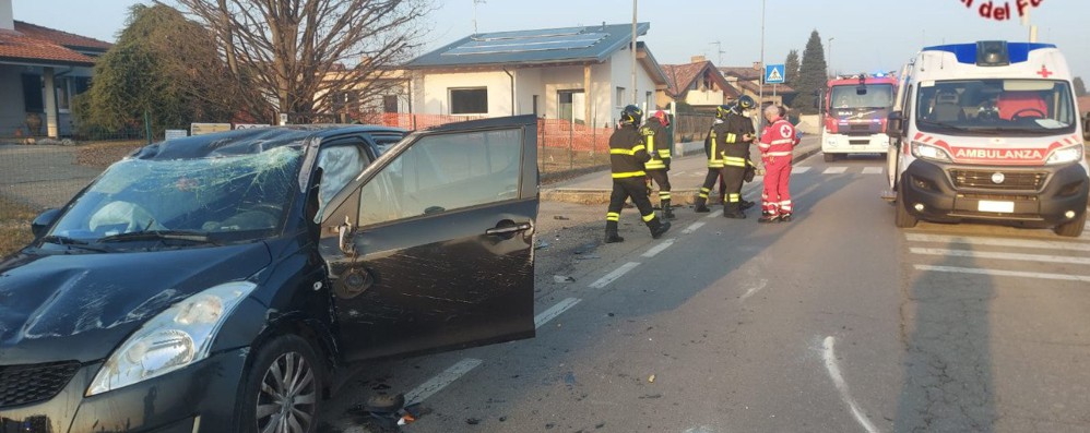 Ribaltamento a Misinto (foto Vigili del fuoco)