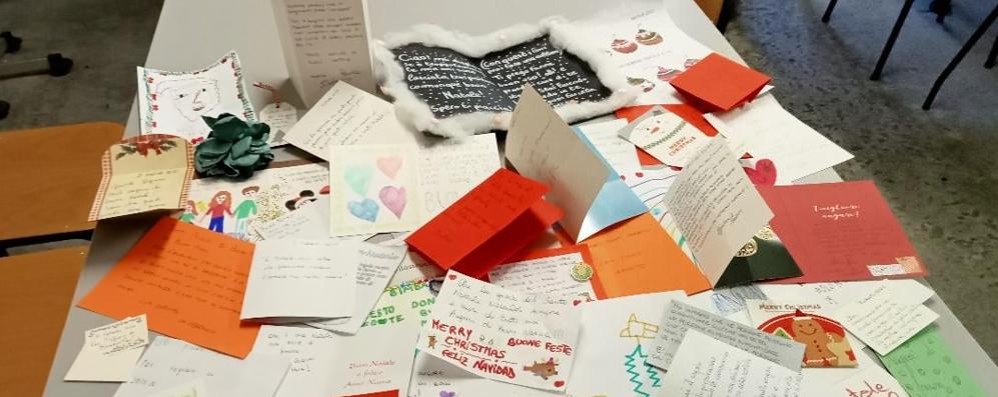Spazio 37, biglietti Natale scritti dai bambini per gli ospiti senza fissa dimora del piano freddo