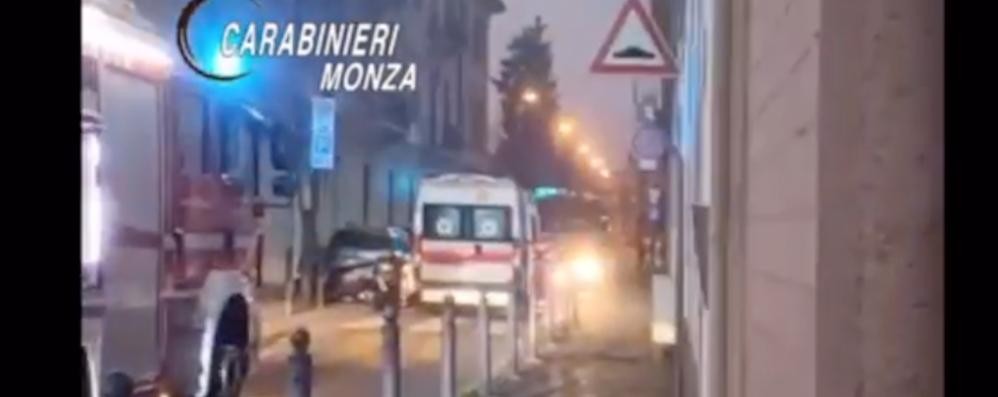 Monza carabinieri incendio via Volturno