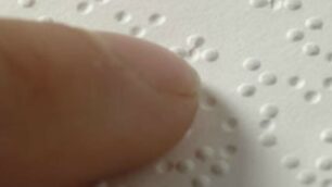 Un testo in Braille per non vedenti