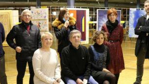 Alcuni dei "giovani pittori" presenti al museo Vignoli di Seregno con le loro opere