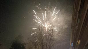 CAPODANNO fuochi d'artificio in via Monviso