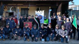 Il gruppo di Seregno degli Alpini col sindaco Alberto Rossi alla cerimonia di ricordo della battaglia di Nikolaevka