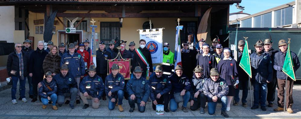Il gruppo di Seregno degli Alpini col sindaco Alberto Rossi alla cerimonia di ricordo della battaglia di Nikolaevka