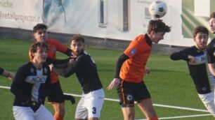 Un'azione offensiva degli orange del Leon sventata dalla difesa avversaria