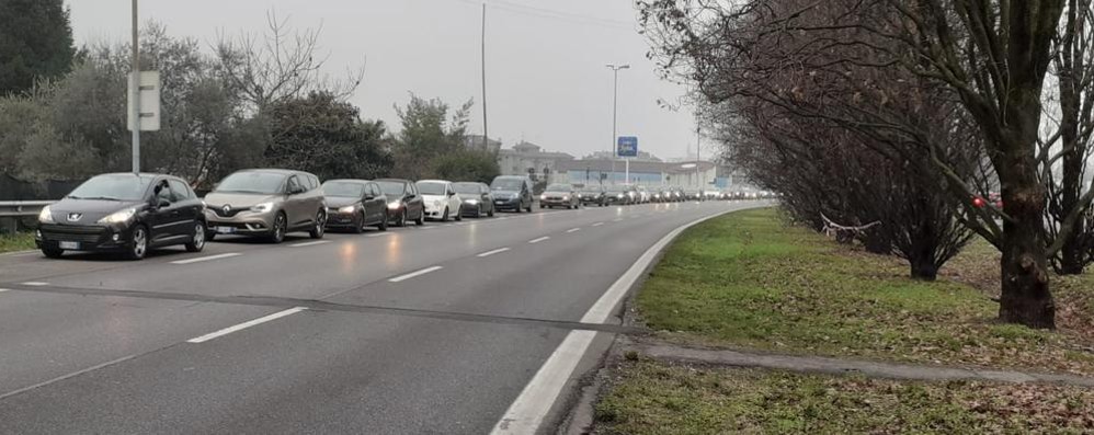 Le code per il centro tamponi di viale Stucchi a Monza martedì 4 gennaio