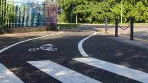 Usmate: ciclopedonale in via Deledda