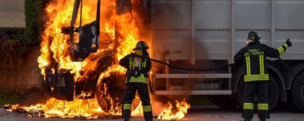 Incendio vigili del fuoco