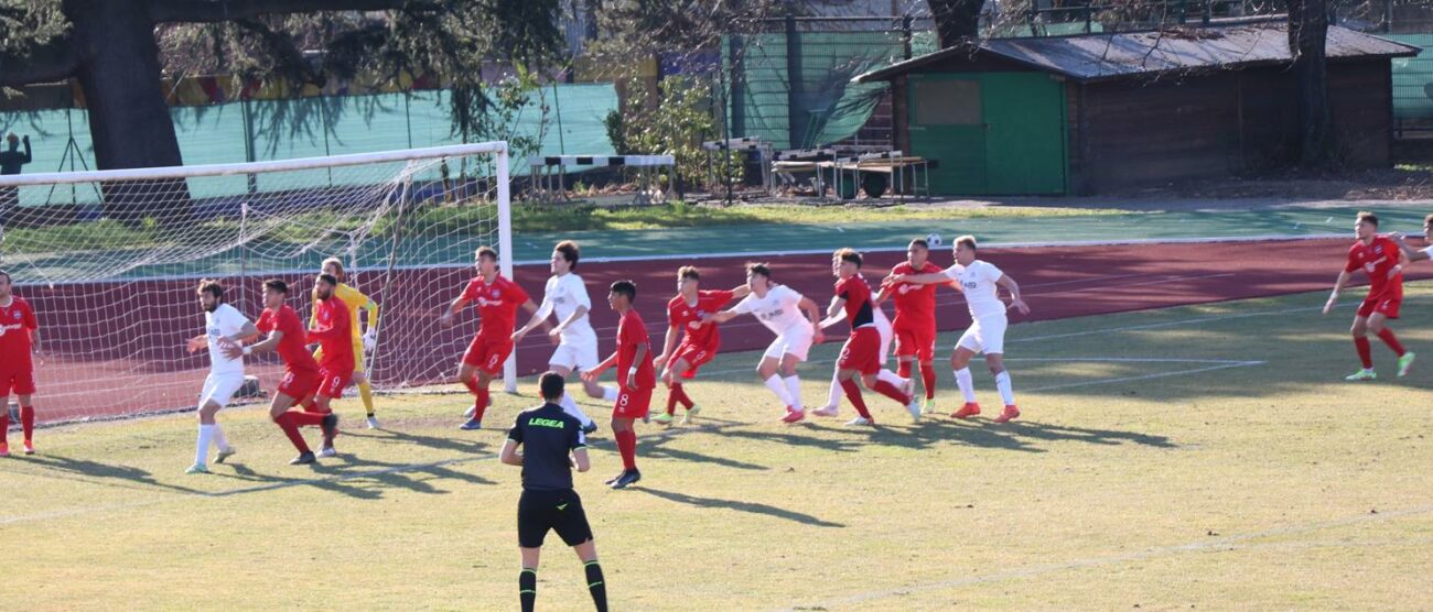 L'azione offensiva del Vis Nova che ha portato al gol di Ballabio al 3' della ripresa