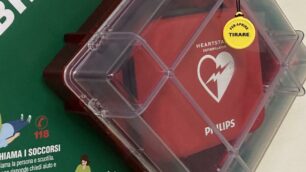 Villasanta defibrillatore nuovo in Comune regalato dalla famiglia Fagnani