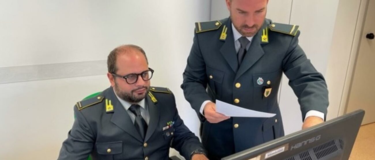 Compro oro (foto guardia di finanza)