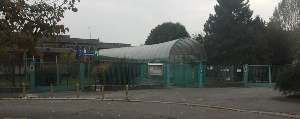 L’ingresso della scuola “Carlo Porta”