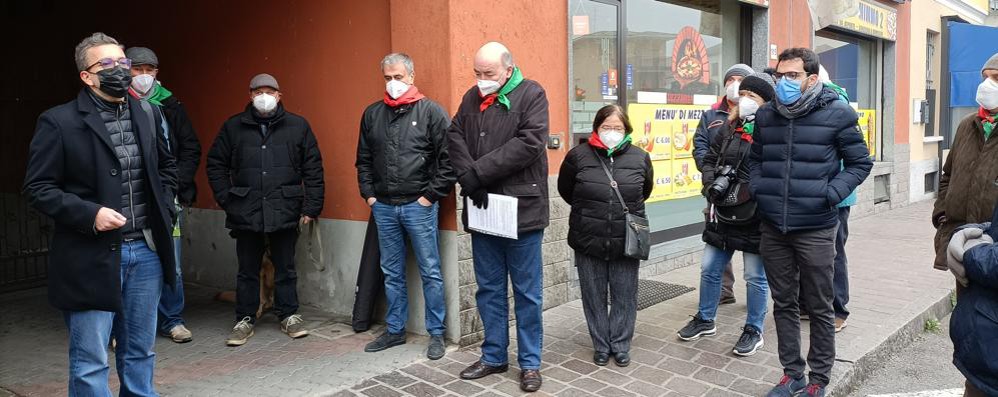 La manifestazione Anpi a Biassono in sostituzione della mancata adesione del Comune al progetto delle pietre di inciampo