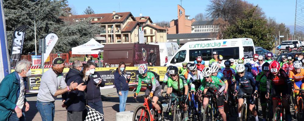 Una partenza della categoria femminile