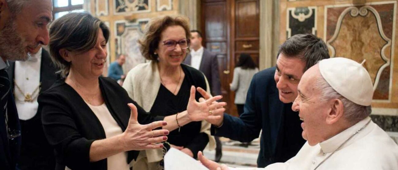 Cooperativa La Meridiana Monza da sinistra: Roberto Mauri, Rita Liprino, Luisa Sorrentino e Arnoldo Mosca Mondadori con papa Francesco