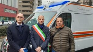 da sinistra Mario Colombo, direttore generale dell'Auxologico, il sindaco di Meda Luca Santambrogio e Renato Nobili, presidente di Avis Meda