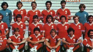 L’Ac Perugia del 1979-80: in alto a sinistra dopo il portiere Pierluigi Frosio, al centro della foto Paolo Rossi, subito sotto Salvatore Bagni