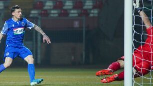 Il gol di Roberto Marino (foto Alessio Morgese e Luca Rossini-pagina di Facebook Seregno calcio)