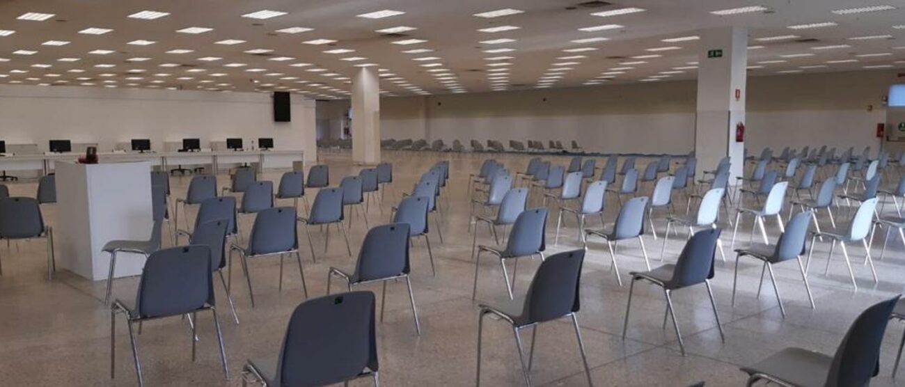 Vaccini anticovid centro vaccinazioni ex Esselunga Vimercate