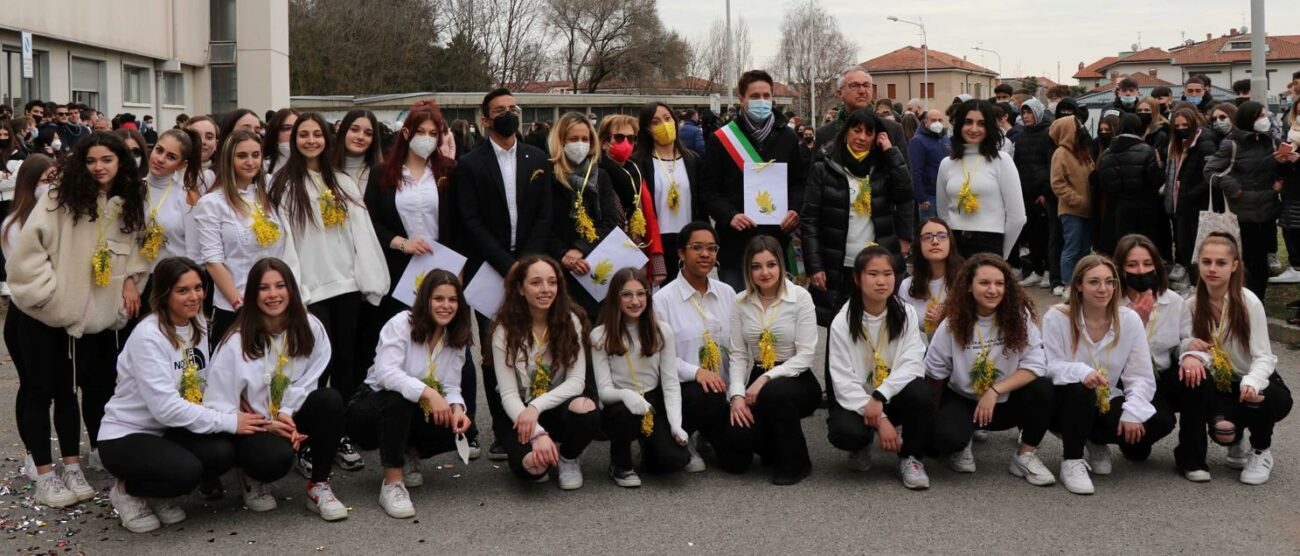 Le autorità scolastiche e municipali di Seregno presenti all'evento dell'8 marzo