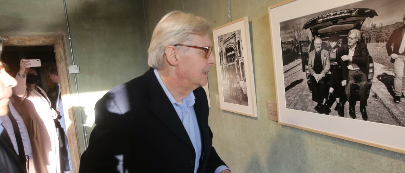 Mostra inaugurata da Vittorio Sgarbi nel belvedere di Villa Reale