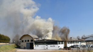Briosco: le foto dell’incendio a Fornaci