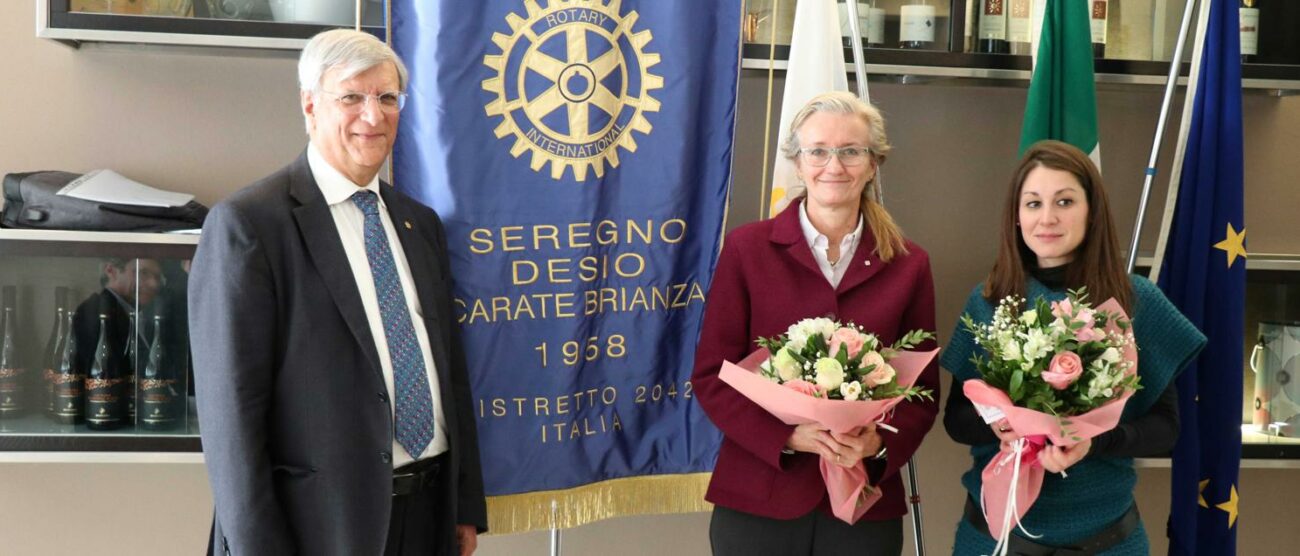 Dominique Corti , tra il presidente del Rotary Sedeca e la sua assistente Valentina Colini
