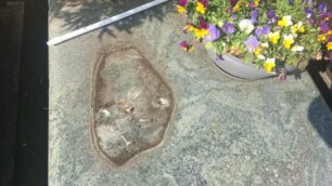 FURTI AL CIMITERO delle STATUE di SOGGETTI RELIGIOSI in VARIE TOMBE nella ZONA del CAMPO 2