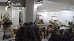 Un laboratorio cinese (foto di repertorio Carabinieri)