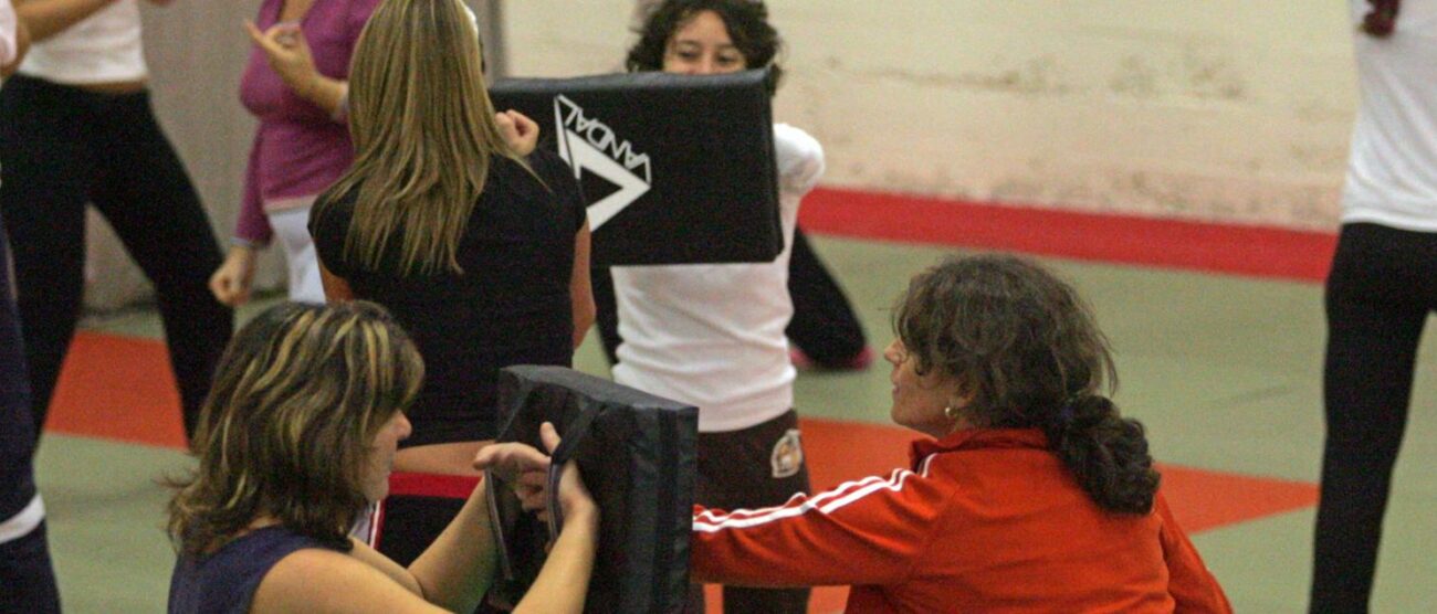 Corso di autodifesa femminile - foto d’archivio