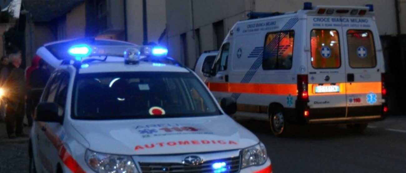 L'ambulanza e l'automedica sul posto - foto d’archivio