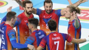 Abbraccio degli atleti del Vero Volley