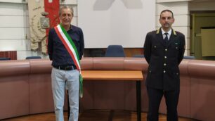 Il sindaco Cicardi, a sinistra, e il comandante Incerto