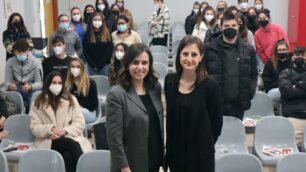All'istituto Bassi di Seregno, Laura Spolaore e Anna Rita D'Andrea hanno illustrato il corso Its Di Iath Academy di Cernobbio agli studenti dell'indirizzo turismo