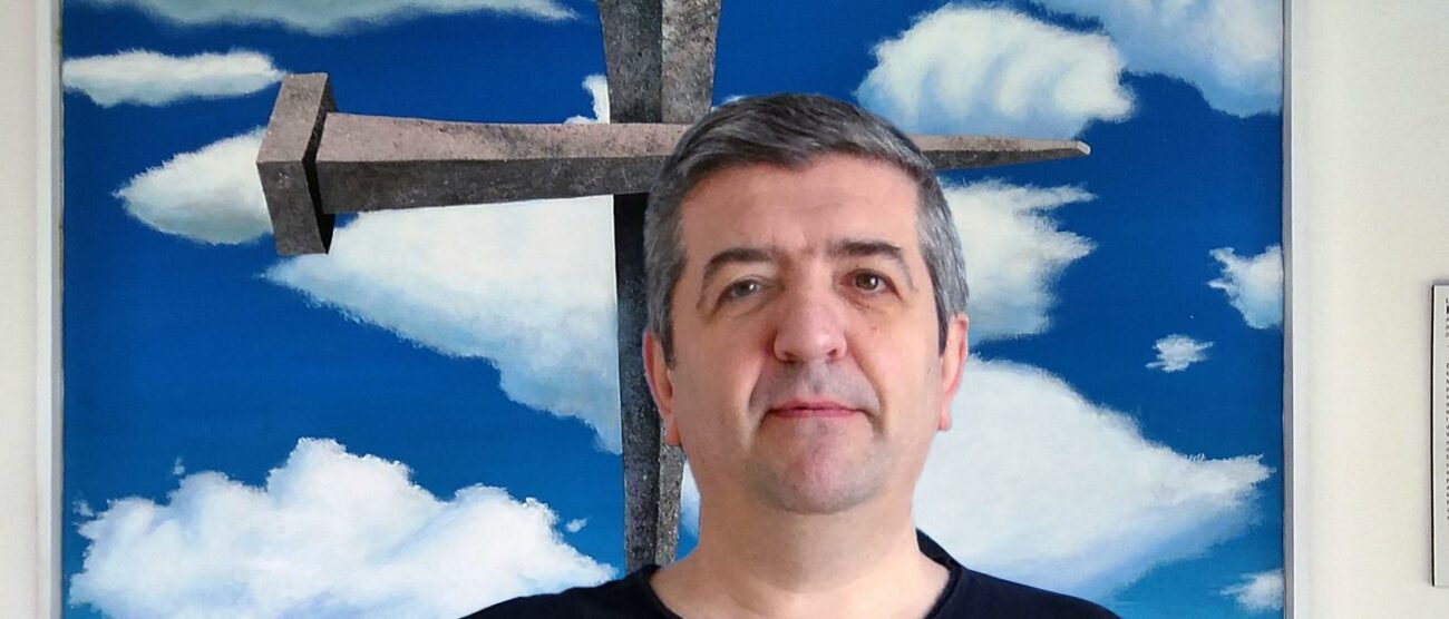 L'artista seregnese Luigi Belicchi presente a Milano con una originale mostra sui Crocifissi (foto Volonterio)