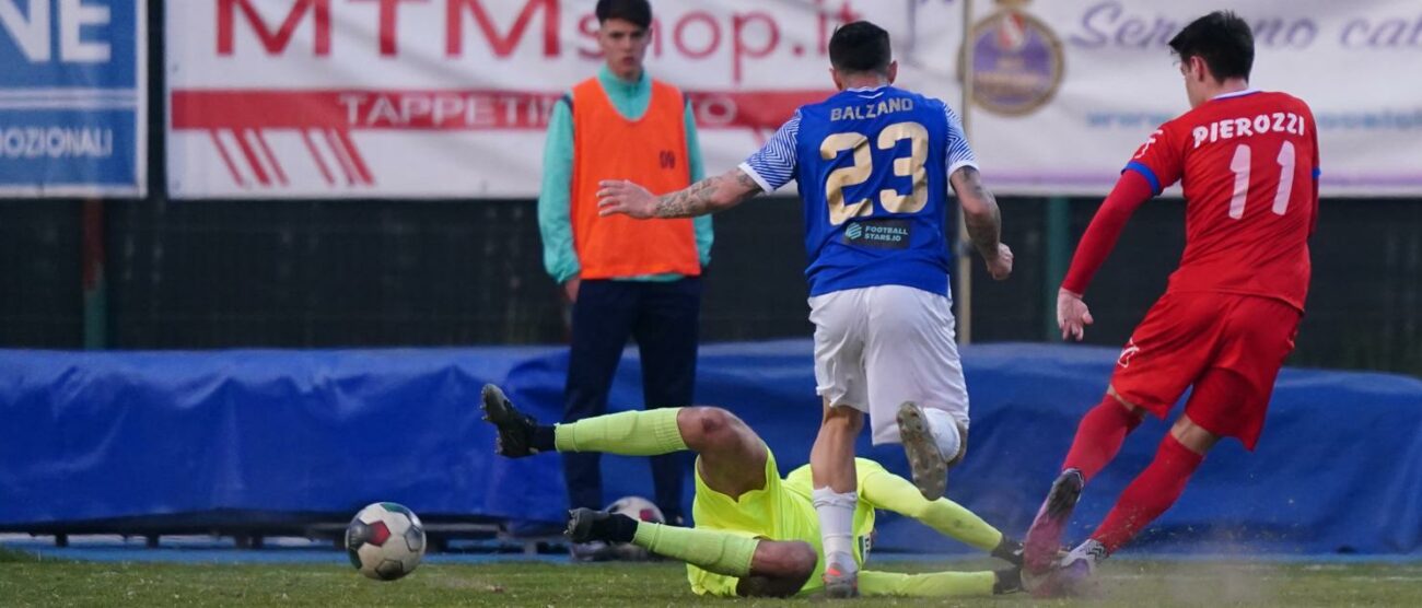Il gol del raddoppio di Pierozzi (foto Alessio Morgese e Luca Rossini-pagina Facebook Seregno calcio)