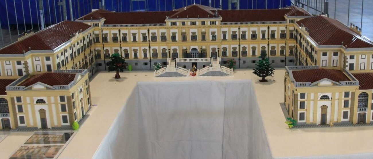 La Villa reale di Monza fatta con i mattoncini Lego