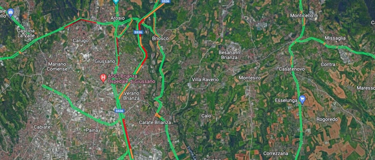 In rosso il traffico sulla Valassina, direzione nord, intorno alle 10.30 di lunedì 18 aprile
